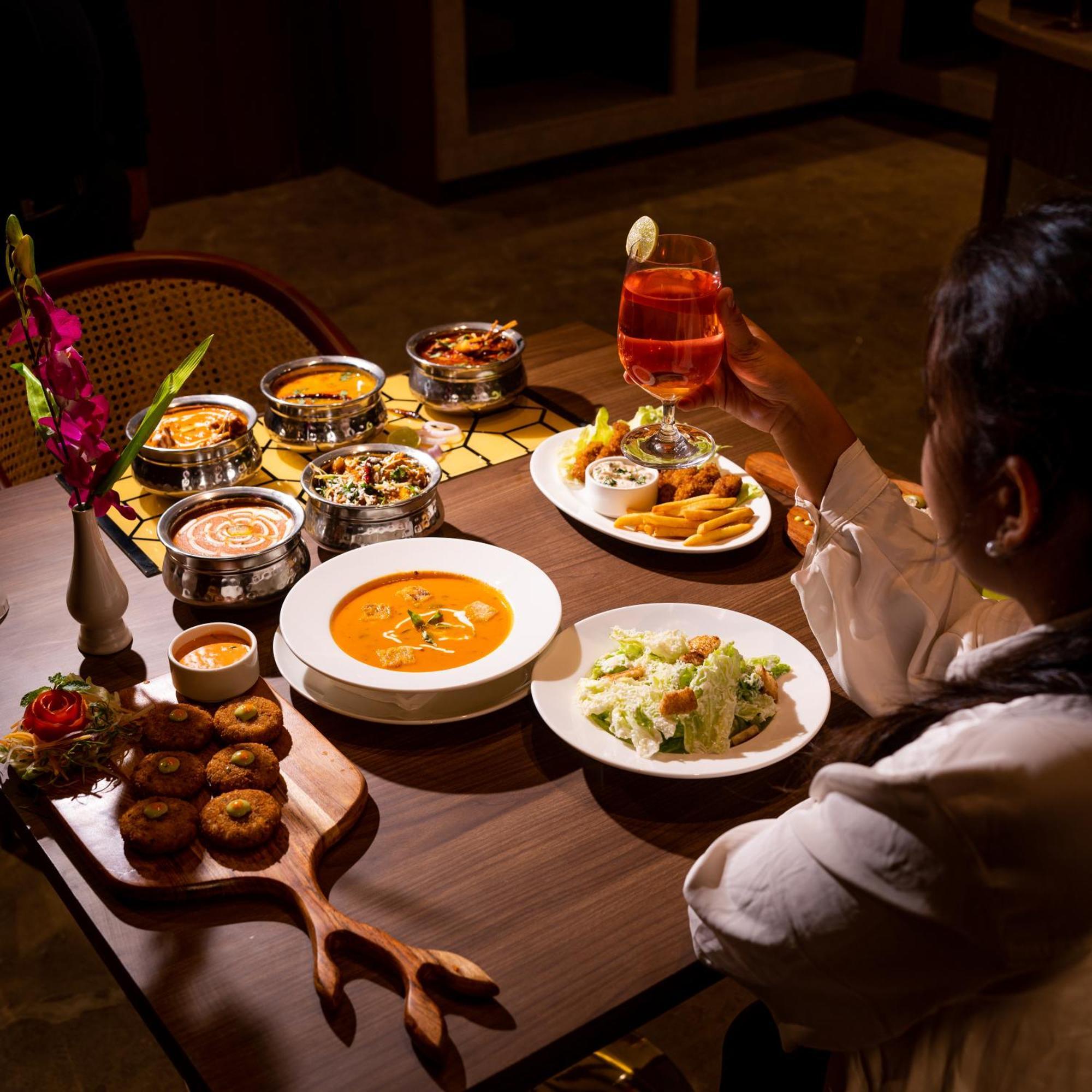 Regenta Inn Gurugram Gurgáon Kültér fotó