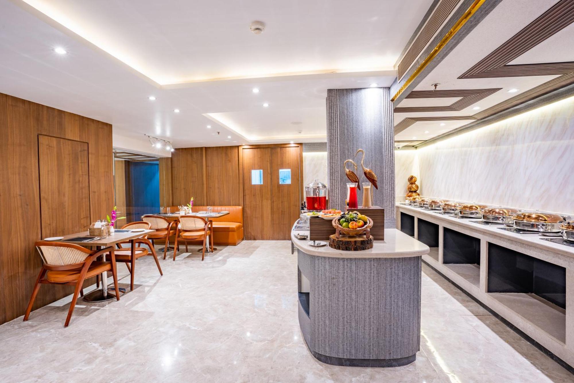 Regenta Inn Gurugram Gurgáon Kültér fotó