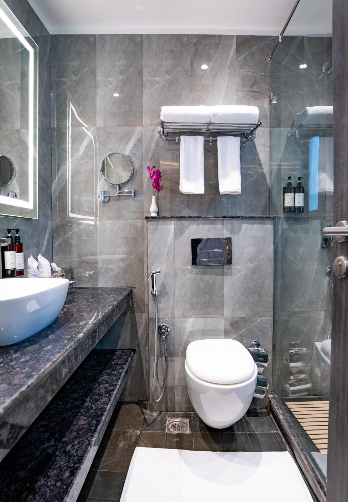 Regenta Inn Gurugram Gurgáon Kültér fotó